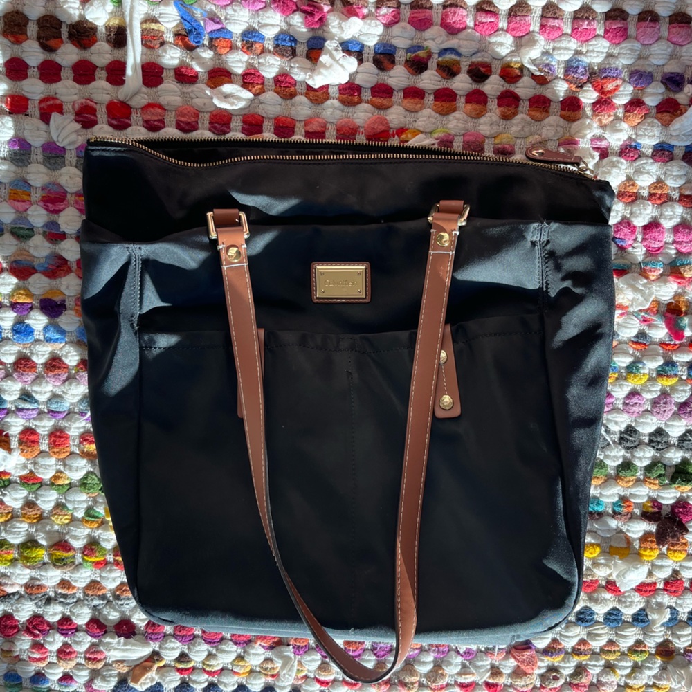 Nice Calvin Klein purse/bag